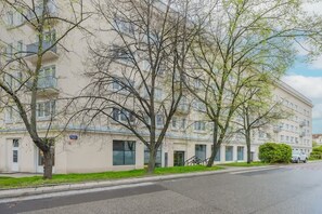 Exterior - Wolność 2 | Functional Apartment | WiFi (Warszawa)
