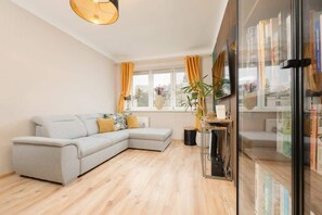 TV - Wolność 2 | Functional Apartment | WiFi (Warszawa)