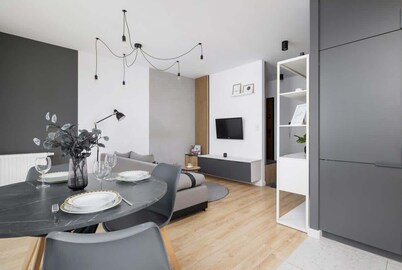 Elegant Apartment with Balcony | Parking | Workspace