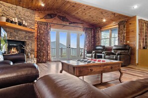 Smart-tv, een open haard en videospelletjes