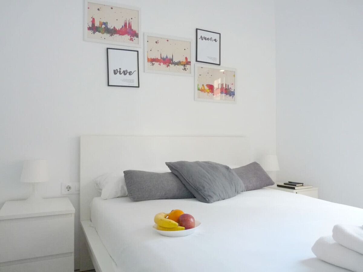 1 slaapkamer, een strijkplank/strijkijzer, wifi, beddengoed