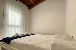 2 chambres, fer et planche à repasser, Wi-Fi, literie fournie