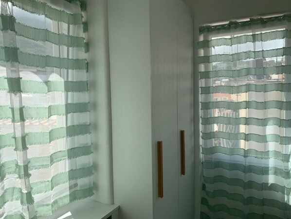 Interior - Provahwheheh (Forio)