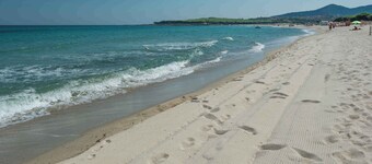 Holiday apartment with pool and air conditioning