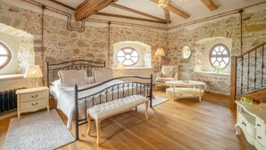 Superior Quadruple Room - Galicia Nueva castle hotel (Halic)