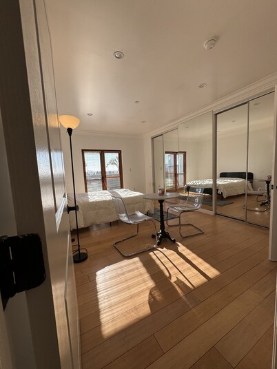 Beverly Hills Penthouse Near Rodeo Dr. 