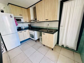 Coffee/tea maker, fridge, microwave, oven - A1047 - Nice apartment in a complete urbanisation and close to the beach (Villajoyosa)