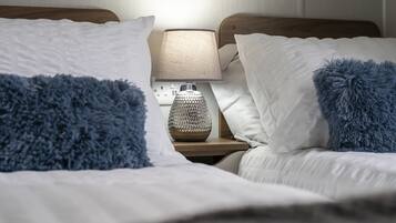 3 sovrum, skrivbord, wi-fi och sÀngklÀder