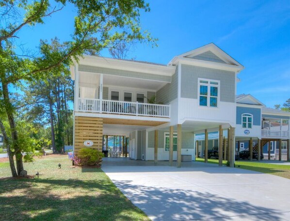 Exterior - Experience a serene getaway at The Chill Switch in Oak Island, perfect for families! (Oak Island)