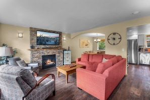Smart TV, fireplace