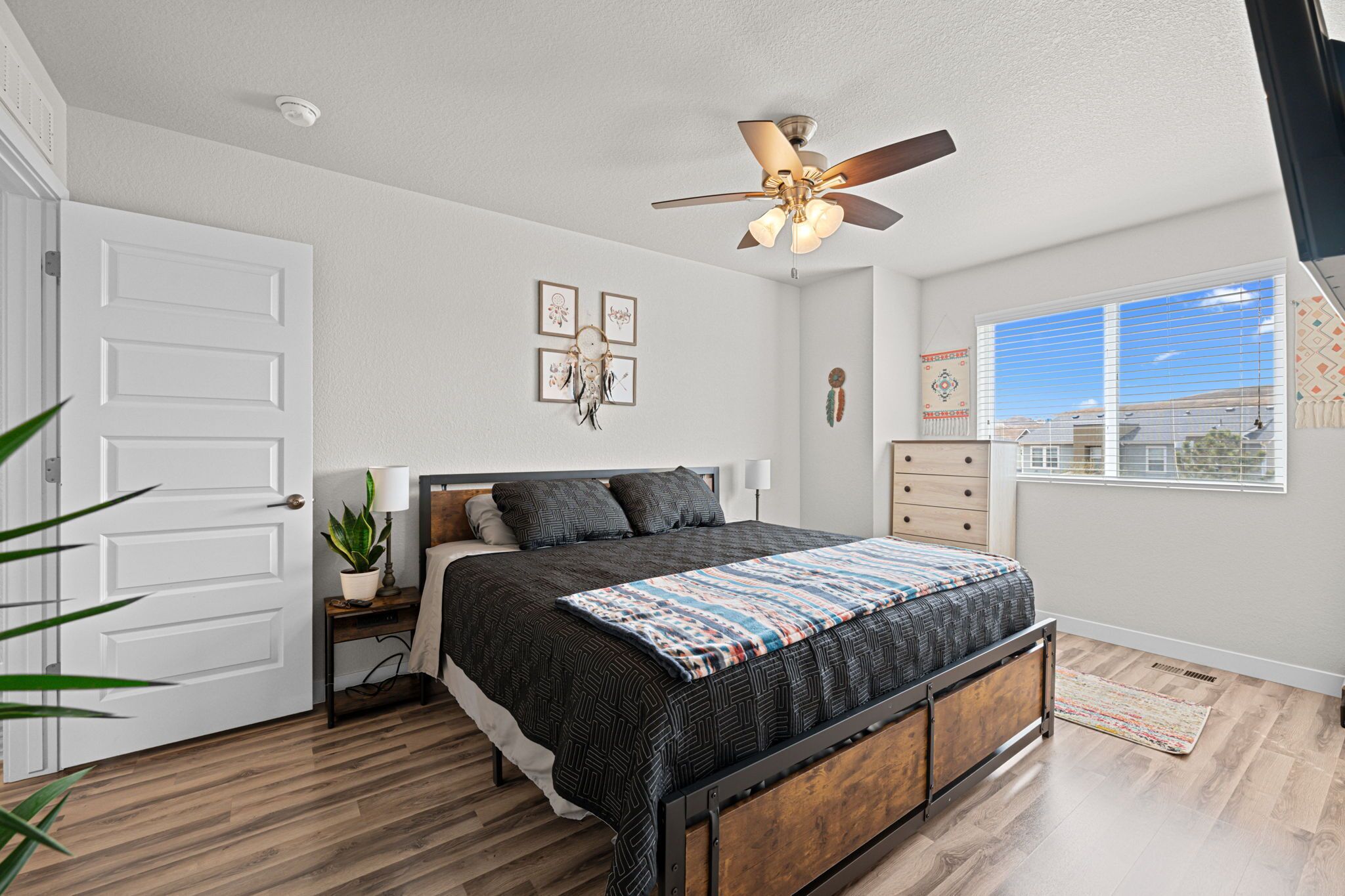 2 slaapkamers, reisbedje, gratis wifi, beddengoed