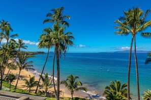 Am Strand, Liegestühle, Strandtücher