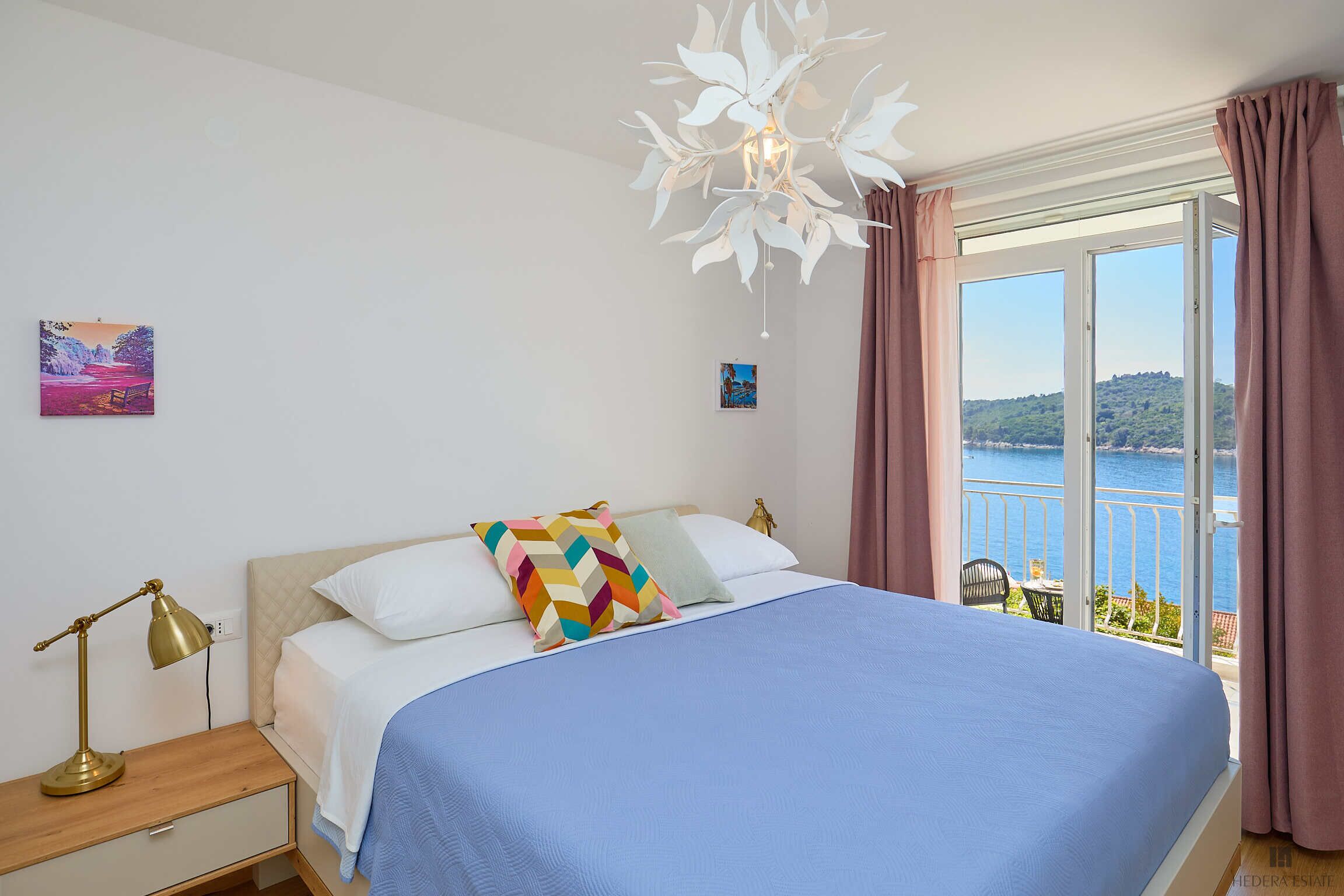 Apartament (3 Bedrooms) | 3 dormitoris, caixa forta a l'habitació i escriptori 