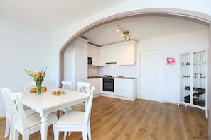 Huoneisto (3 Bedrooms) | Ruokailu omassa huoneessa