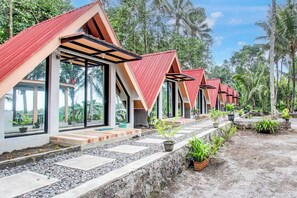 Exterior - Capital O 93882 The Pondok Palma Villa & Resto (Pakem)