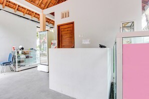 Reception - Capital O 93882 The Pondok Palma Villa & Resto (Pakem)