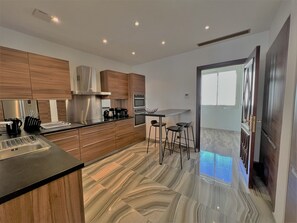 Fridge, microwave, oven, coffee/tea maker
