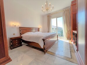 4 bedrooms, iron/ironing board, free WiFi, bed sheets - FON3 (Cannes)