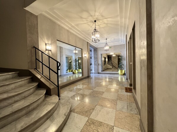 Interior - FON3 (Cannes)