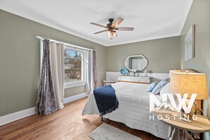 3 chambres, bureau, fer et planche à repasser, accès au Wi-Fi (inclus)