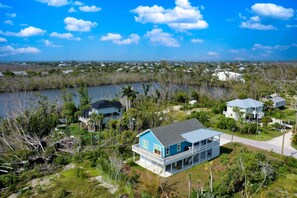 Exterior - Mermaid Cottage: Beautiful New-Build Home Pets OK! (Sanibel)