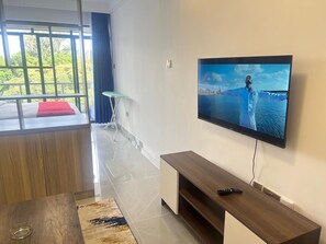 1 habitación, tabla de planchar con plancha y wifi 