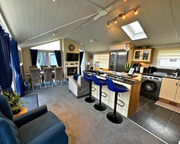 House | Interior - Sunset 5 - Southview Holiday Park Skegness (Skegness)