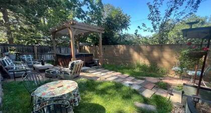 Golden Oasis: Private Garden, Hot Tub and Patio