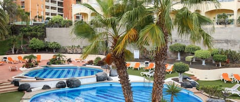 3 outdoor pools, open 8:00 AM to 8:00 PM, pool loungers