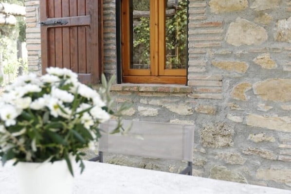 Exterior detail - Campigallino, house surrounded by nature. (Toscana)