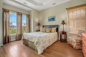 4 habitaciones, tabla de planchar con plancha, internet y ropa de cama 
