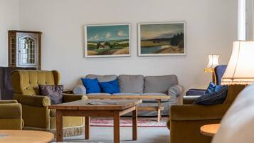 Villa | Living area | TV
