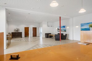 Vila | Lobi