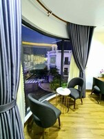 Luxury Single Room | Street view