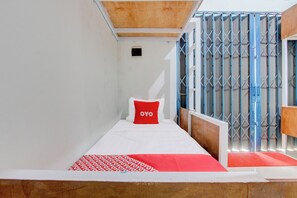 Standard Single Room | Bed sheets - Hotel O Wonosobo Bunkbed (Wonosobo)