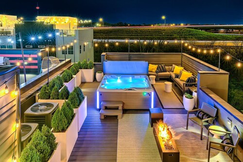 Ultimate Luxe | 13 Beds! Priv Hot Tub/Game Room!