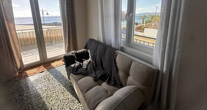 Agioi Theodoroi Beach view Modern Apt