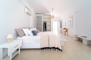 1 bedroom, desk, soundproofing, free WiFi