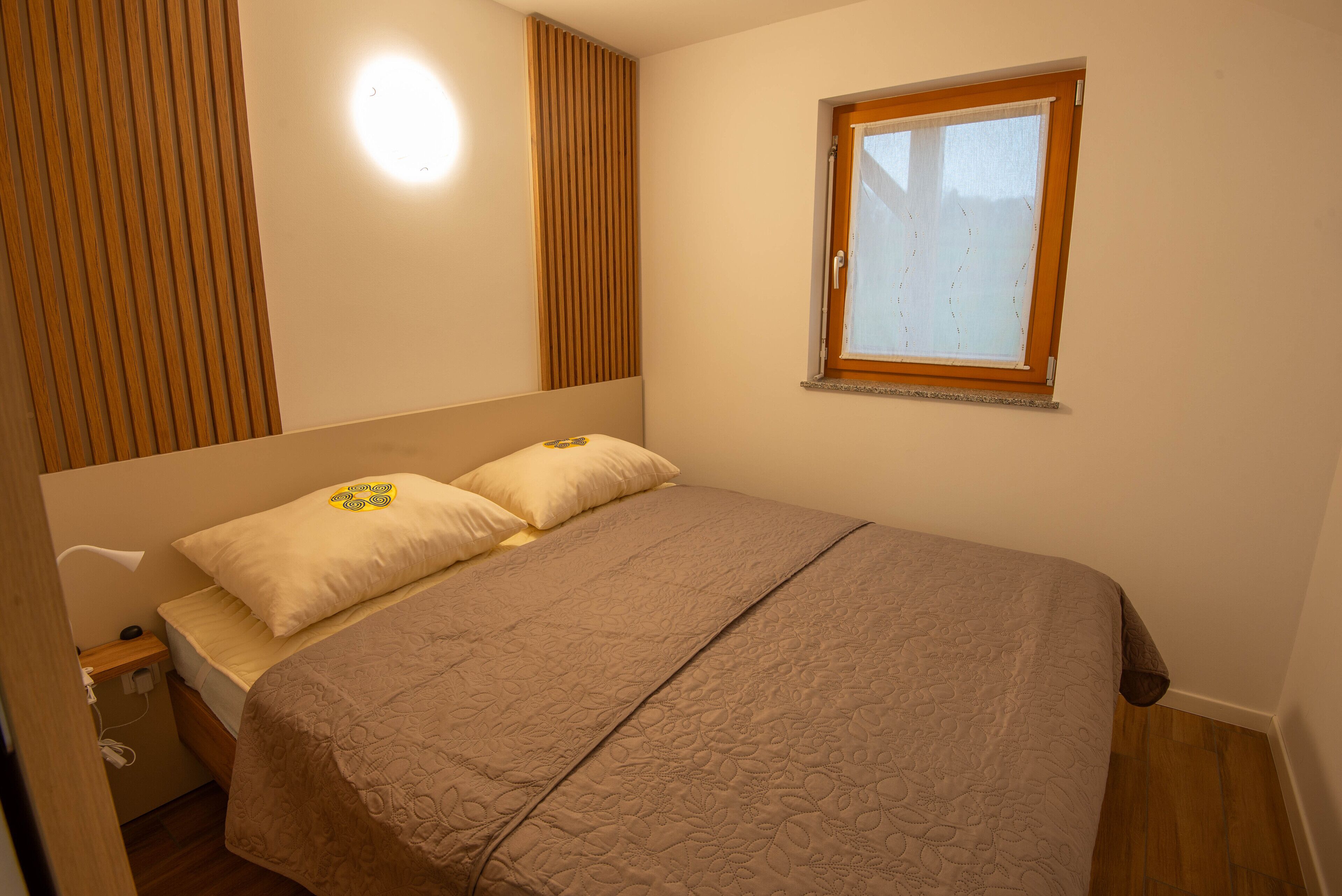1 chambre, rideaux occultants, Wi-Fi gratuit, draps fournis