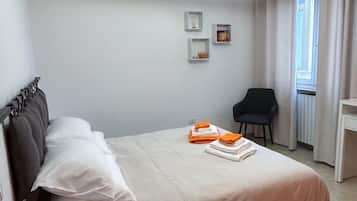 1 camera, una scrivania, Wi-Fi gratuito, lenzuola