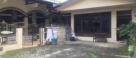 Fachada de la propiedad