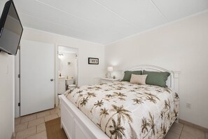 2 habitaciones y tabla de planchar con plancha 