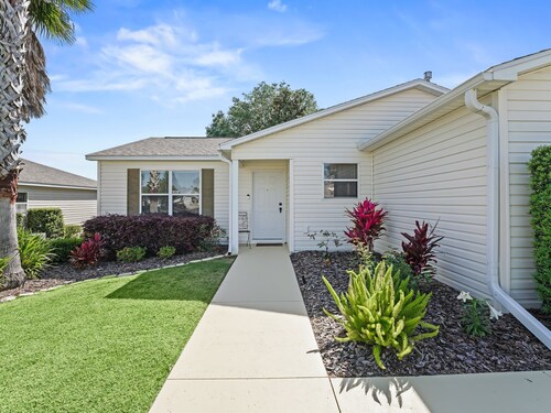 Cozy 2/2 Ranch near The Villages—Your Perfect Retreat!