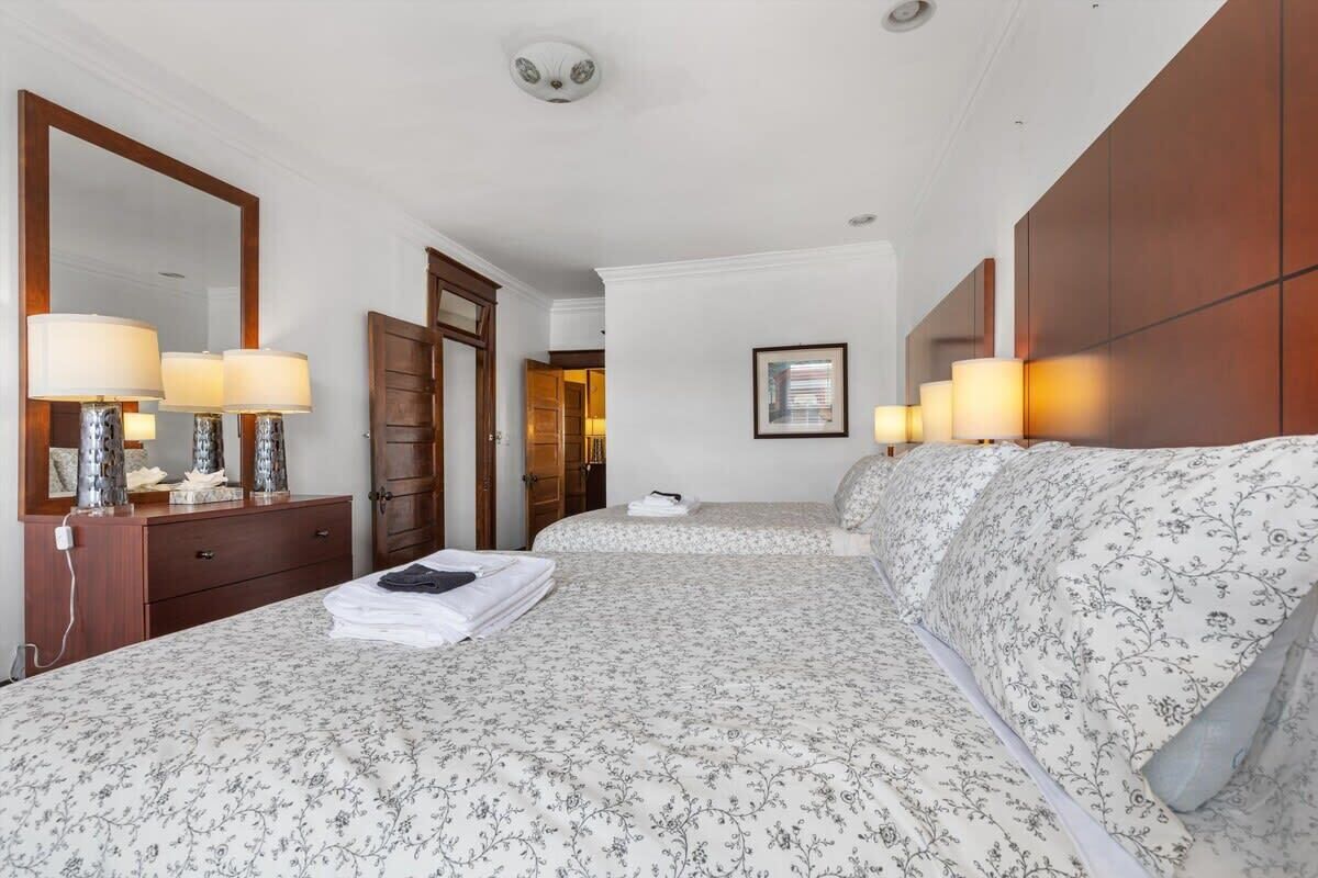 4 Schlafzimmer, Bügeleisen/Bügelbrett, WLAN, Bettwäsche