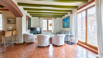 Economy Villa | 3 bedrooms, desk, iron/ironing board, free WiFi