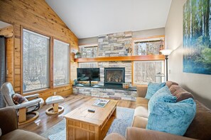 Televisie en een open haard