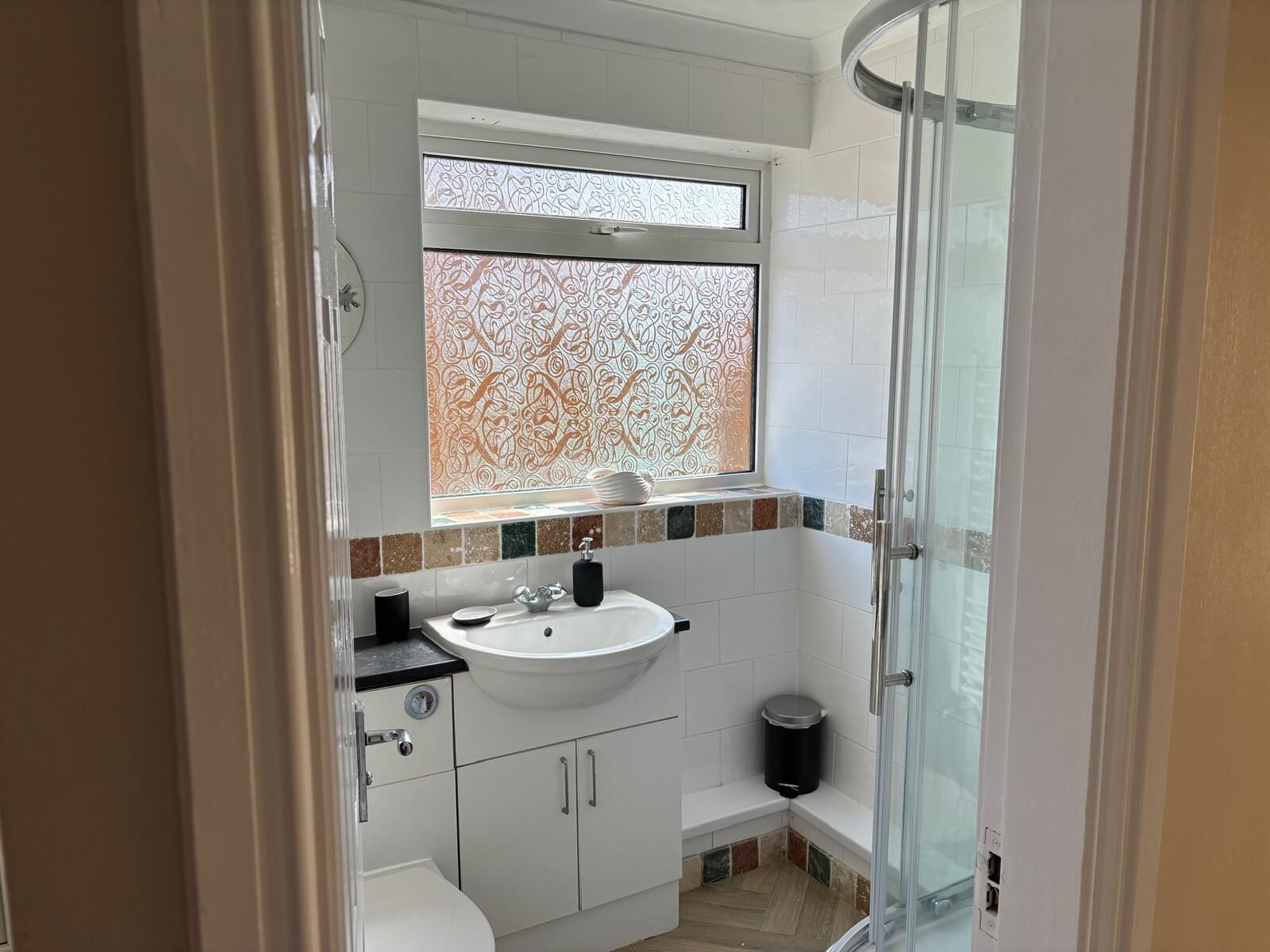 Casa | Baño | Regadera y toallas 