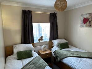 House | 2 bedrooms, iron/ironing board, free WiFi, bed sheets - Bungalow-2bed-1bath-petfriendly-parking (Skegness)