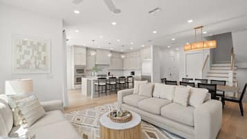 TV, stereoanlegg og kontorer