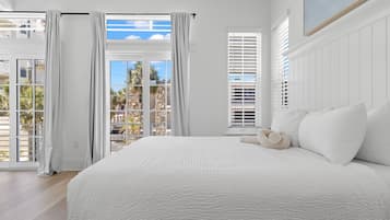 6 habitaciones, escritorio, tabla de planchar con plancha y wifi